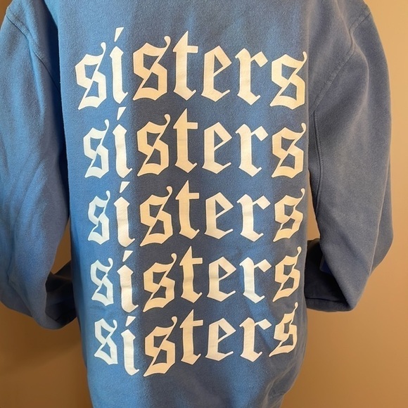 ‘SISTERS’ hoodie, size Medium - Picture 6 of 8